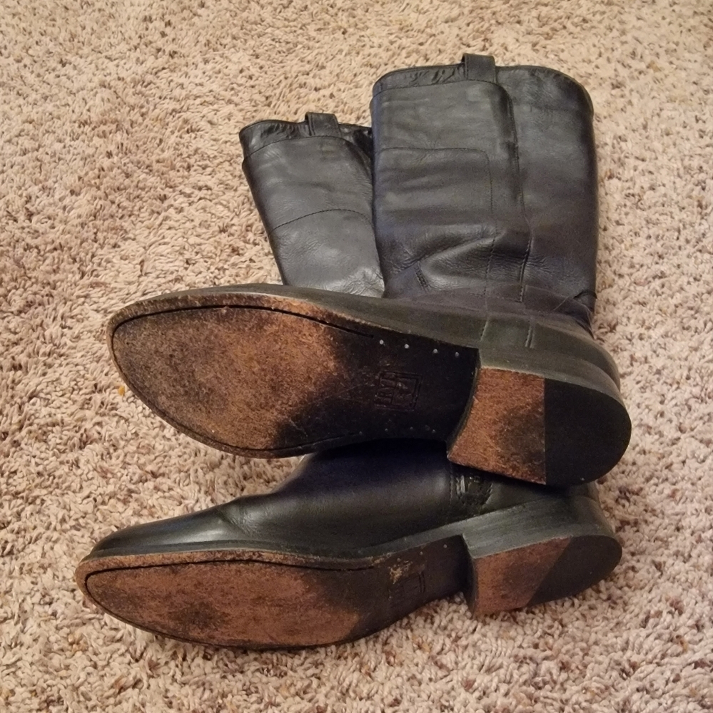 Black Boots - Picture 2 of 4